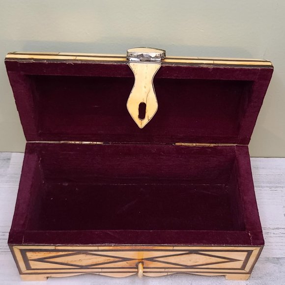 Camel Bone Inlay Box - Picture 9 of 11